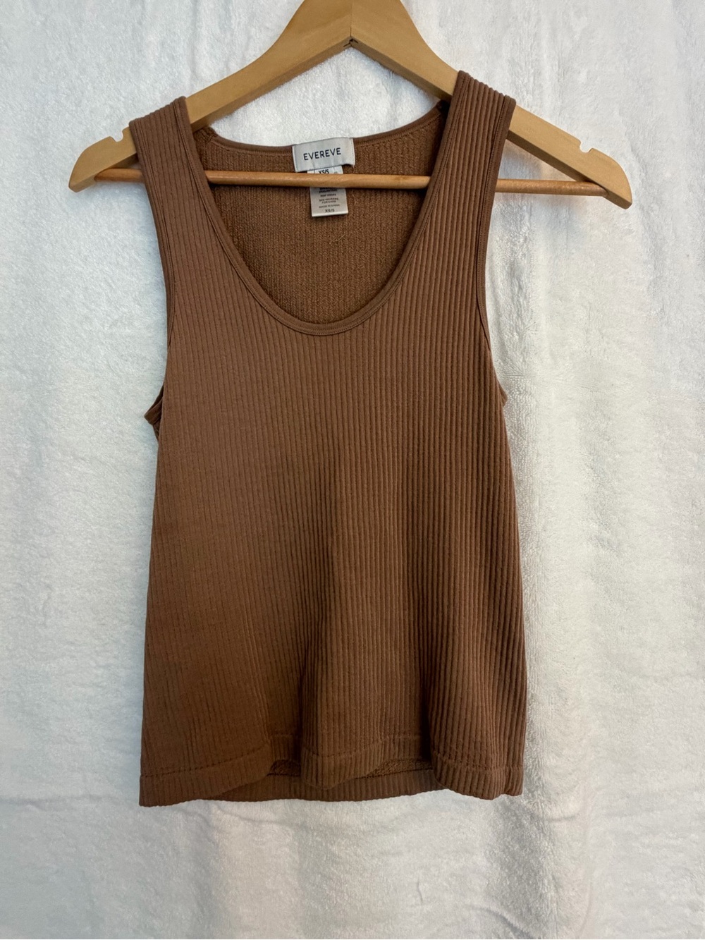 Evereve Ribbed Scoop Neck Tank Top in Chocolate Brown
